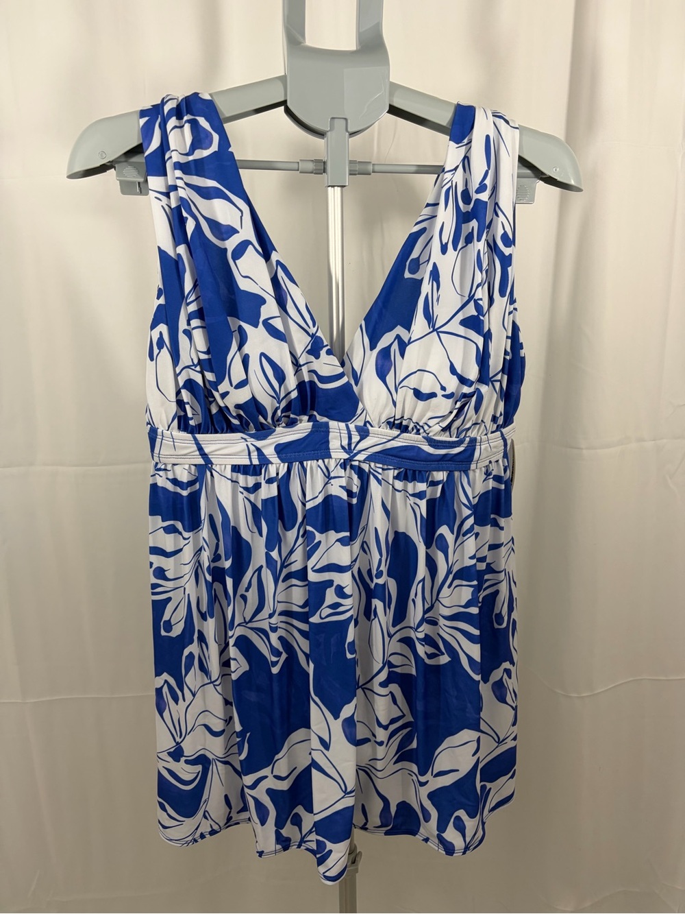 NWT Sonnet Shores Womens Size 10 Blue and White Floral V-Neck One Piece Swimsuit